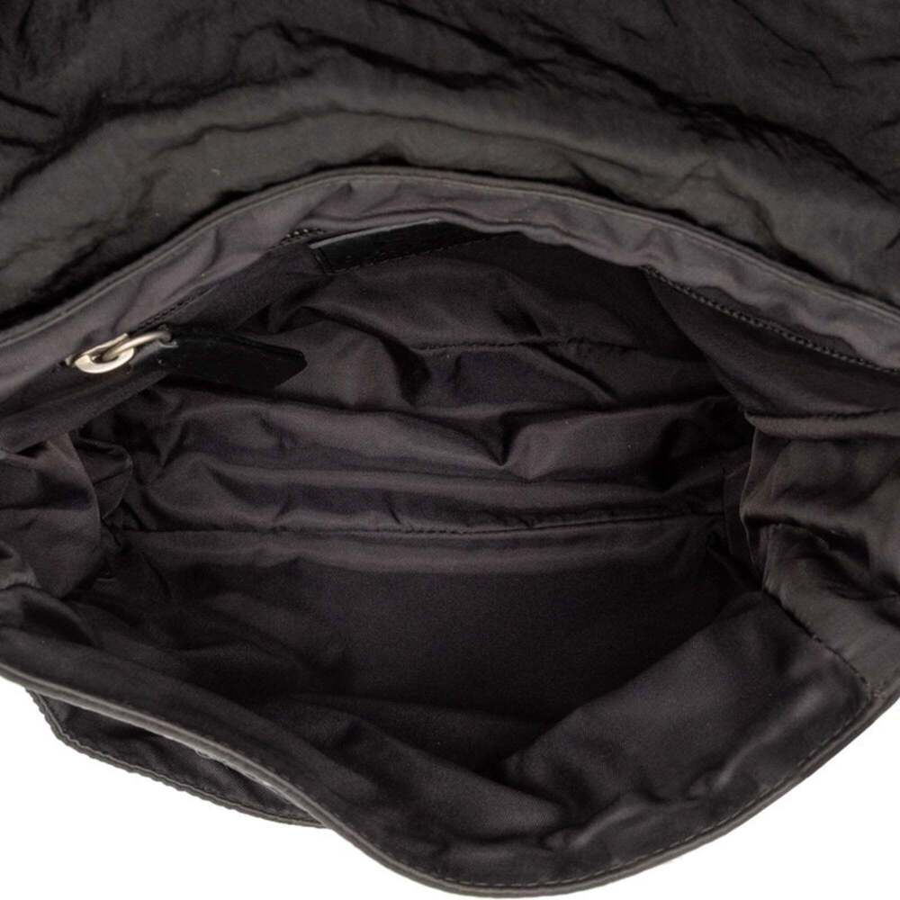 CHANEL Black Leather Shoulder Bag - Picture 4 of 6